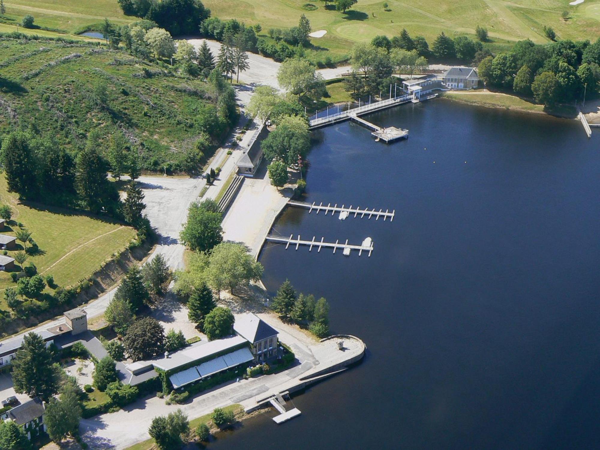 Logis Hotel Du Lac Neuvic  Exterior photo
